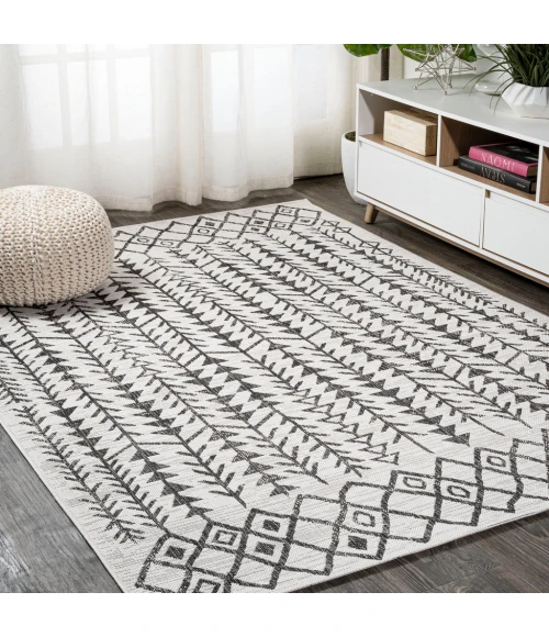 Tokay Bohemian Geometric Ivory/Black 3 ft. x 5 ft. Indoor/Outdoor Area Rug