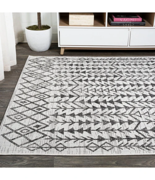 Tokay Bohemian Geometric Ivory/Black 3 ft. x 5 ft. Indoor/Outdoor Area Rug
