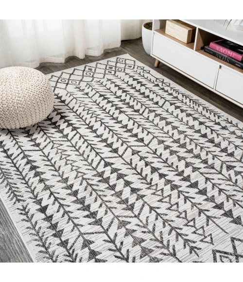 Tokay Bohemian Geometric Ivory/Black 3 ft. x 5 ft. Indoor/Outdoor Area Rug