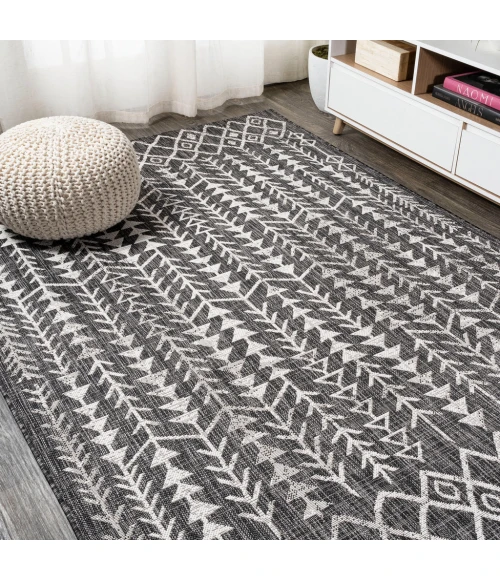 Tokay Bohemian Geometric Black/Ivory 4 ft. x 6 ft. Indoor/Outdoor Area Rug