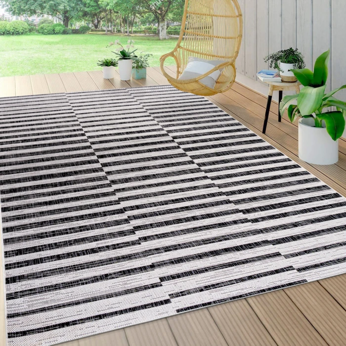 Sukie Modern Offset Stripe Ivory/Black 3 ft. x 5 ft. Indoor/Outdoor Area Rug
