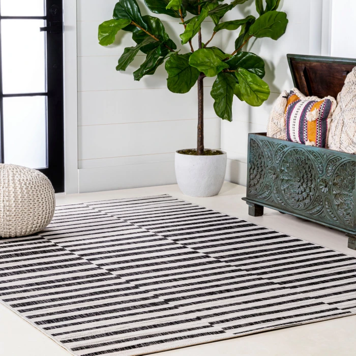 Sukie Modern Offset Stripe Ivory/Black 3 ft. x 5 ft. Indoor/Outdoor Area Rug