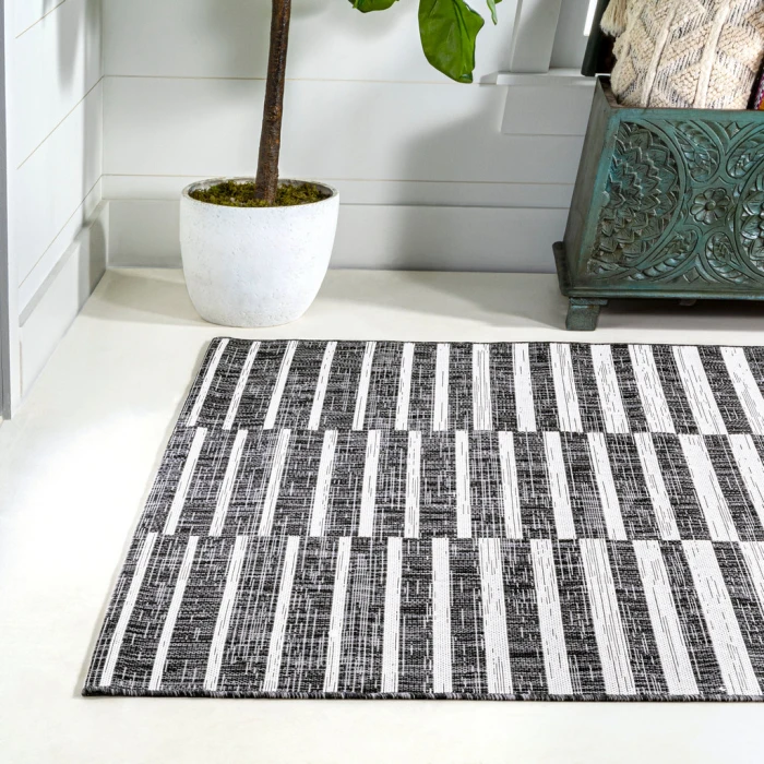 Sukie Modern Offset Stripe Black/Ivory 5 ft. x 8 ft. Indoor/Outdoor Area Rug