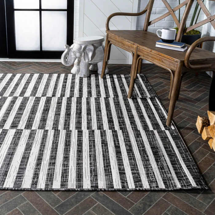 Sukie Modern Offset Stripe Black/Ivory 5 ft. x 8 ft. Indoor/Outdoor Area Rug