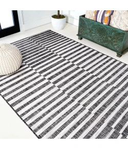 Jonathany Santa Monica SMB133F Black/Ivory Area Rug 7 ft. 9 in. X 10 ft. Rectangle