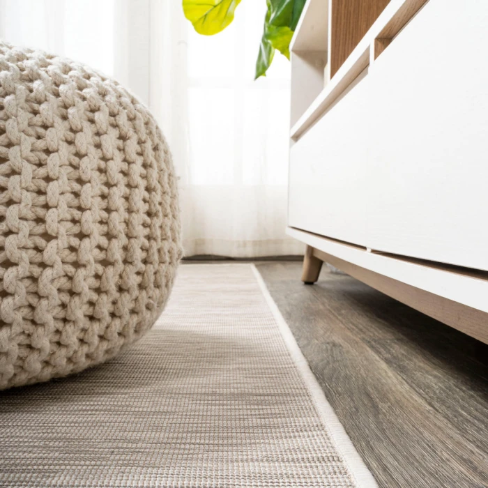 Ethan Modern Flatweave Solid Light Gray 6' Round Indoor/Outdoor Area Rug