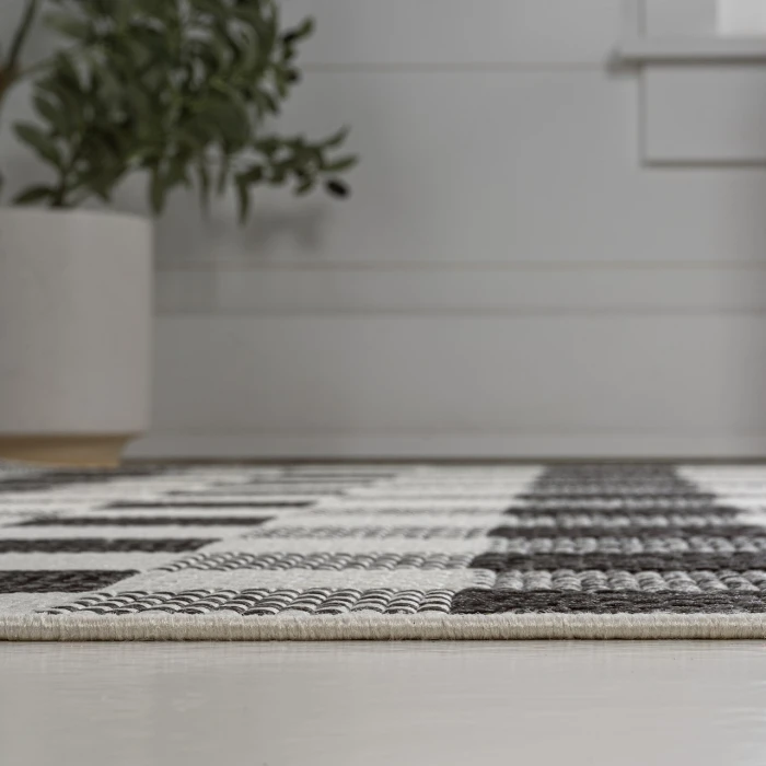 Jonathan Y TUSCAN SUN COLLECTION Black TSN201A 5ft.3in. X 7ft.7in. Rect. Rug