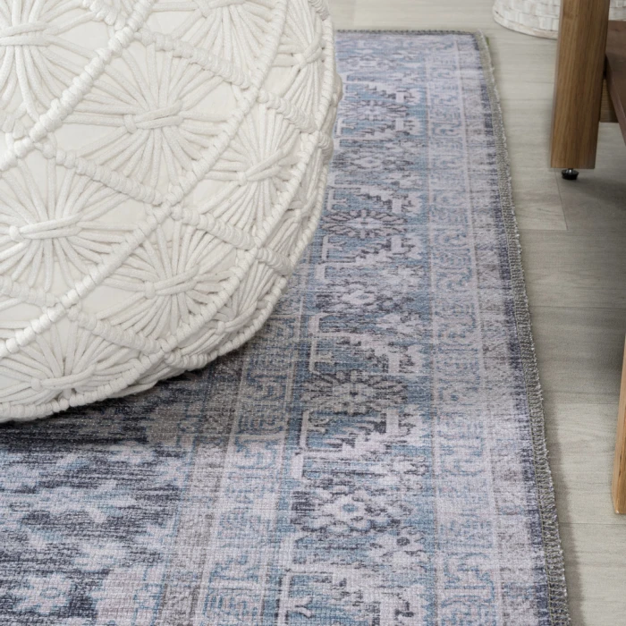 Wincer Chenille Cottage Medallion Machine-Washable Gray/Blue/White 5 ft. x 8 ft. Area Rug