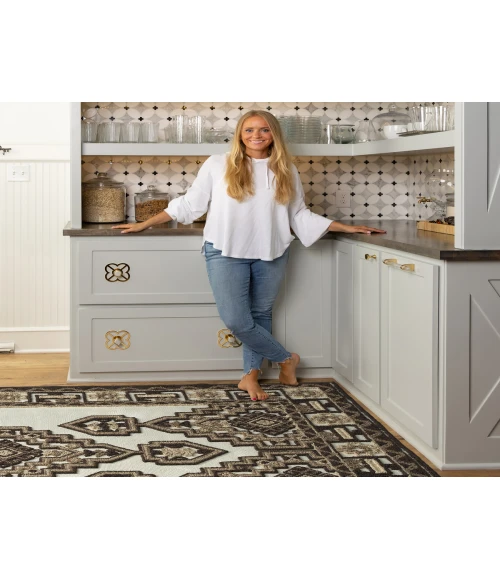 Kaleen Warwick Ivory TDW10-01-1818 18 in. X 18 in. Square Rug