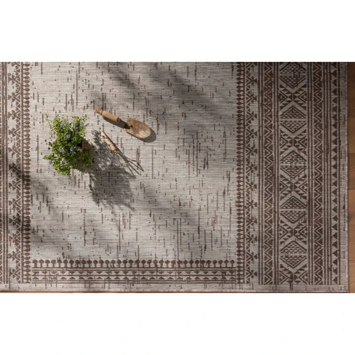 Loloi Easton Coffee / Dove ESN-01 2ft.-3in. X 3ft.-9in. Rect. Rug