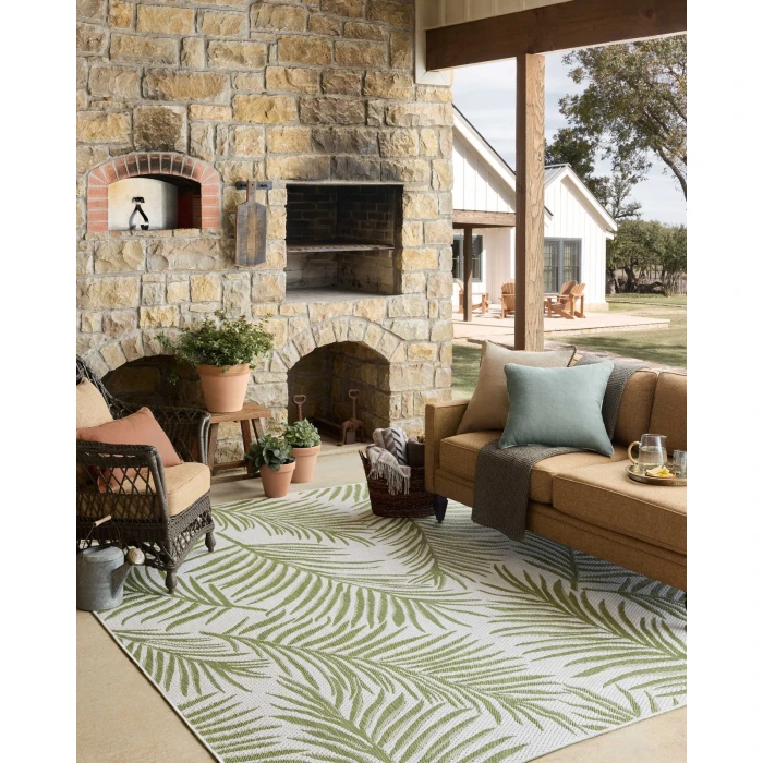 Loloi Easton Ivory / Green ESN-06 6ft.-7in. X 9ft.-4in. Rect. Rug