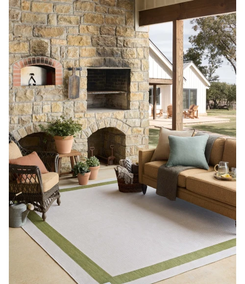 Loloi Easton Green / Ivory ESN-07 2ft.-3in. X 3ft.-9in. Rect. Rug