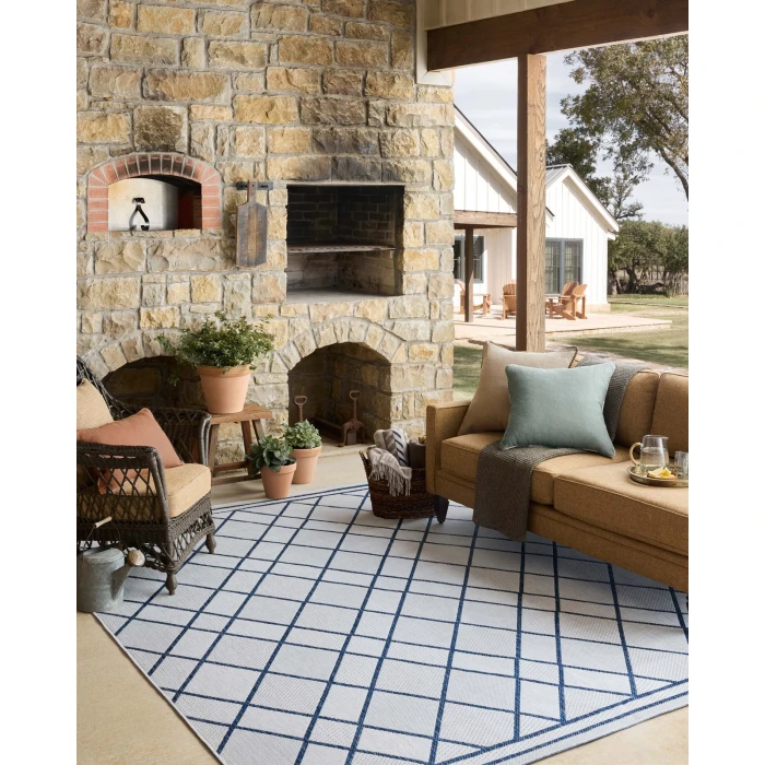 Loloi Easton Ivory / Denim ESN-08 8ft.-6in. X 11ft.-6in. Rect. Rug