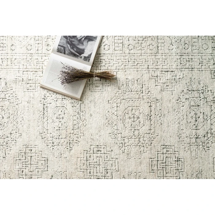 Loloi Vestige White / Stone VQ-01 4ft. X 6ft. Rect. Rug