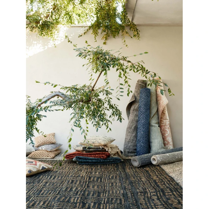 Loloi Villa Ink VW-01 2 ft. X 3 ft. Rectangle Rug