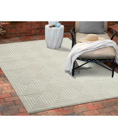 LR Home Atlas 82415 Ivory 5'0" X 7'0 Rect. Rug