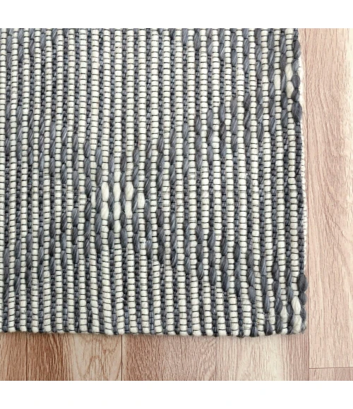 LR Home Bergen Gray 03436 7 ft. 9 in. X 9 ft. 9 in. Rect. Rug