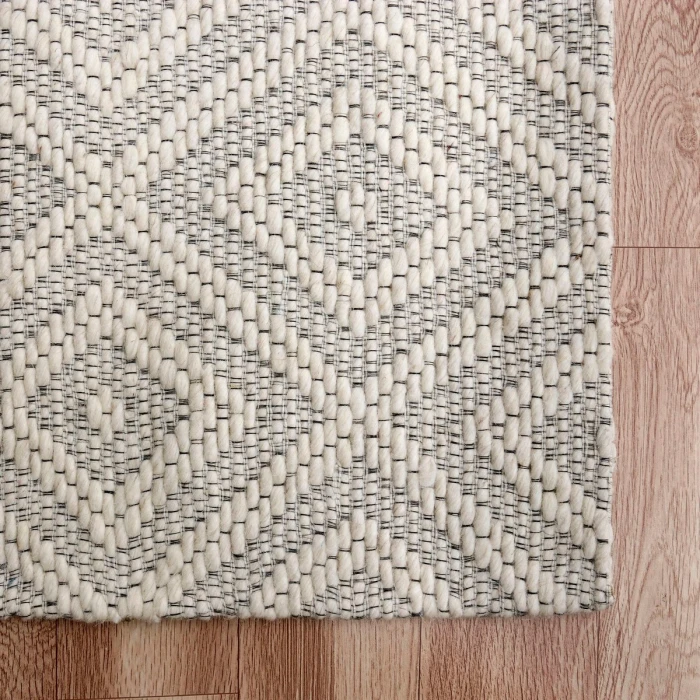 LR Home Bergen Ivory 03438 7 ft. 9 in. X 9 ft. 9 in. Rect. Rug