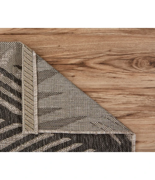 LR Home CAPTIVA 81016 Beige/ Black 1'10" X 3'0 Rect. Rug