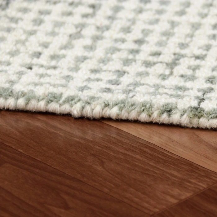 LR Home Criss Cross Green CRISS 4ft. x 6ft. Rectangle Rug