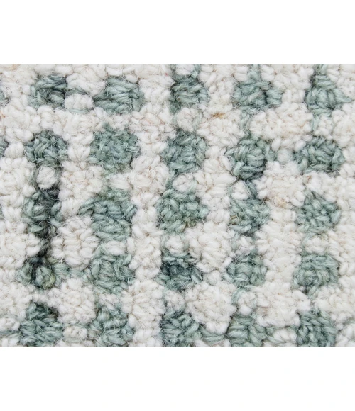 LR Home Criss Cross Green/ Ivory 82376 5 ft. X 7 ft. 9 in. Rect. Rug