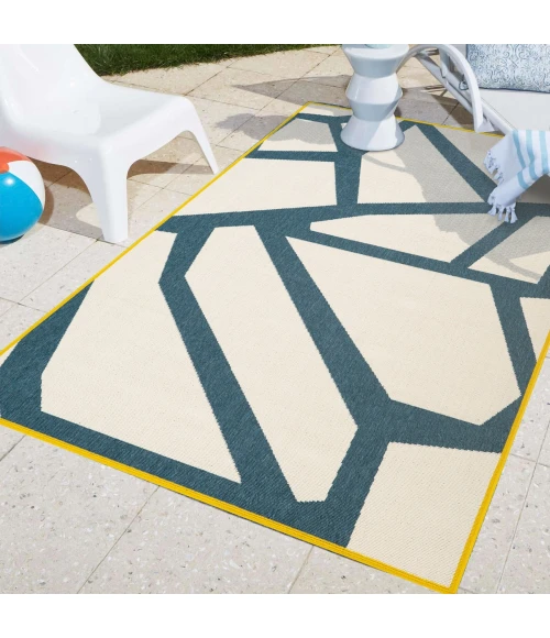 LR Home Mapa White MAPAC 2ft. x 3ft. Rectangle Rug