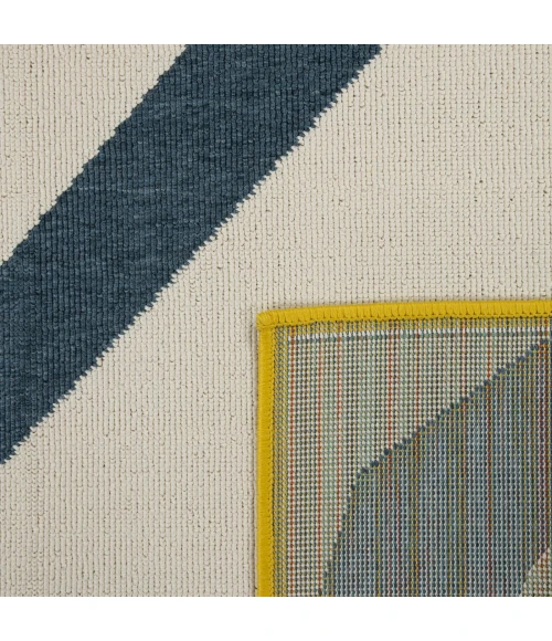 LR Home Mapa White MAPAC 2ft. x 3ft. Rectangle Rug