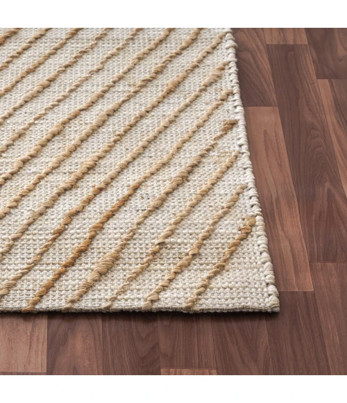 LR Home Mesa White MESAA 5ft. x 7ft.9in. Rectangle Rug