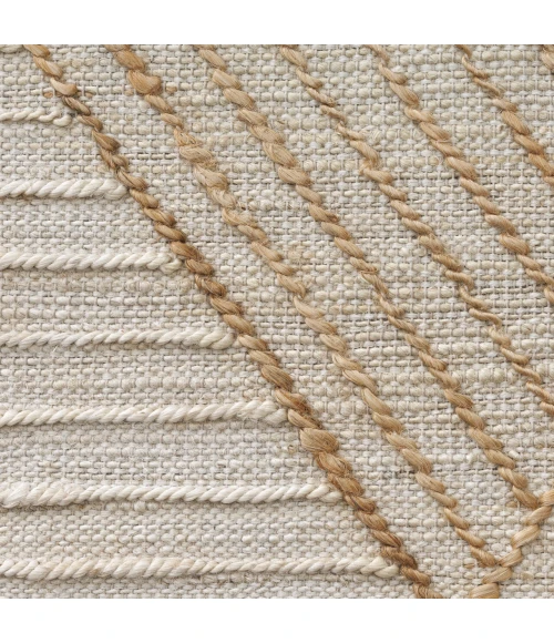 LR Home Mesa White MESAA 5ft. x 7ft.9in. Rectangle Rug