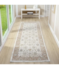 LR Home Miranda Cream MIRAN 2ft.7in. x 7ft.10in. Runner Rug