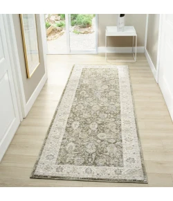 LR Home Miranda Green MIRAN 2ft.7in. x 7ft.10in. Runner Rug