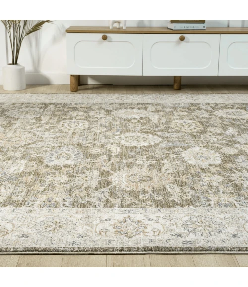 LR Home Miranda Green MIRAN 2ft.7in. x 7ft.10in. Runner Rug