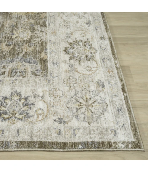 LR Home Miranda Green MIRAN 2ft.7in. x 7ft.10in. Runner Rug