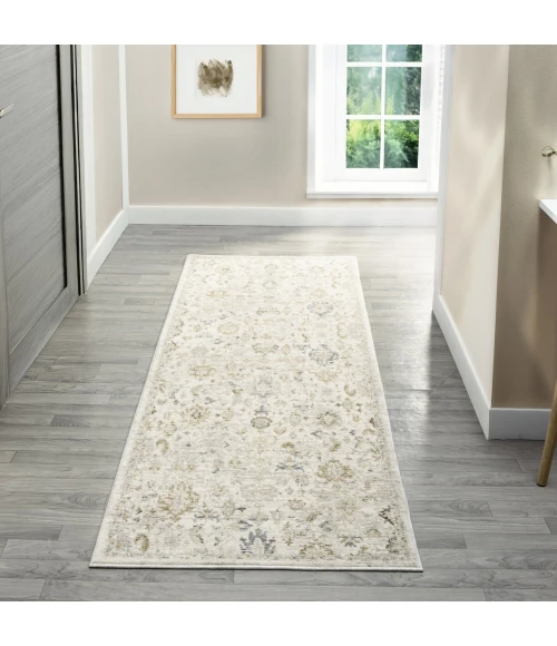 LR Home Miranda Cream MIRAN 2ft.7in. x 7ft.10in. Runner Rug