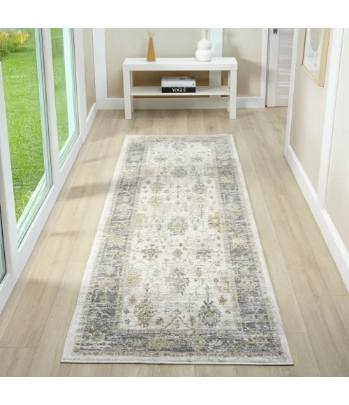 LR Home Miranda Ivory MIRAN 2ft.7in. x 7ft.10in. Runner Rug