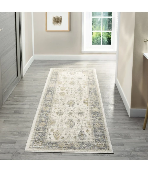 LR Home Miranda Ivory MIRAN 2ft.7in. x 7ft.10in. Runner Rug