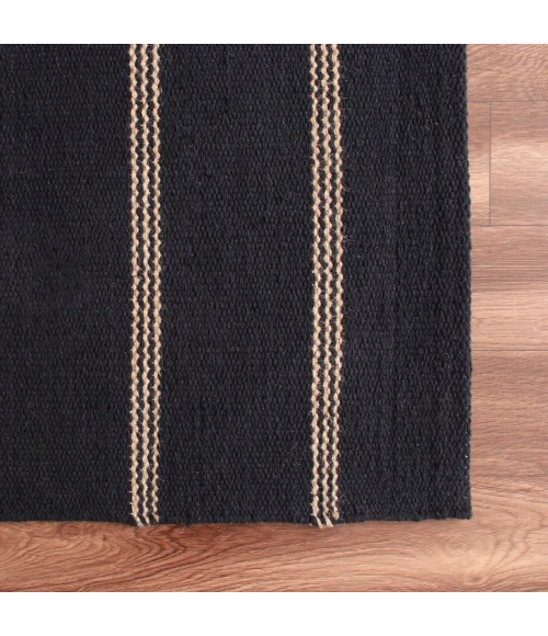 LR Home Hampton Black/Tan 03395 7 ft. 9 in. X 9 ft. 9 in. Rect. Rug