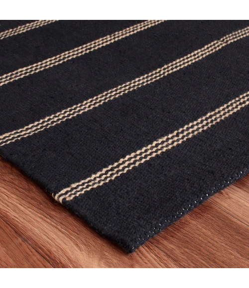 LR Home Hampton Black/Tan 03395 7 ft. 9 in. X 9 ft. 9 in. Rect. Rug
