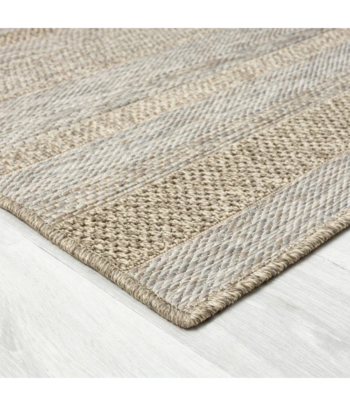 LR Home Oslo 82115 Tan/ Cream 7'-10" X 9'-6 Rect. Rug