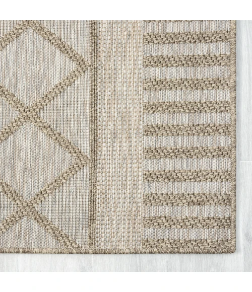 LR Home Oslo Tan OSLOC 2ft. x 3ft. Rectangle Rug