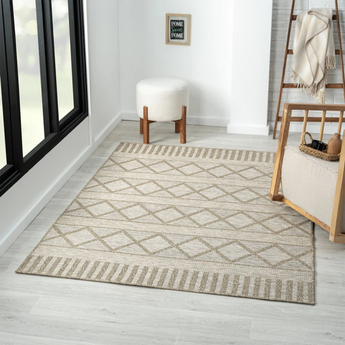 LR Home Oslo 82118 Tan/ Cream 5'0" X 7'0 Rect. Rug