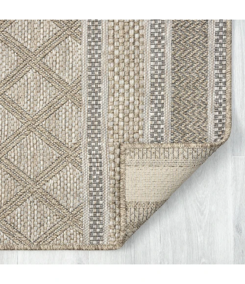 LR Home Oslo 82119 Tan/ Cream 5'0" X 7'0 Rect. Rug