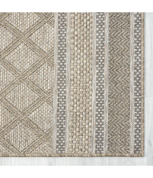LR Home Oslo 82119 Tan/ Cream 5'0" X 7'0 Rect. Rug