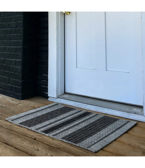 LR Home Sun Shower 81246 Gray/ Black 7'9" X 9'9 Rect. Rug