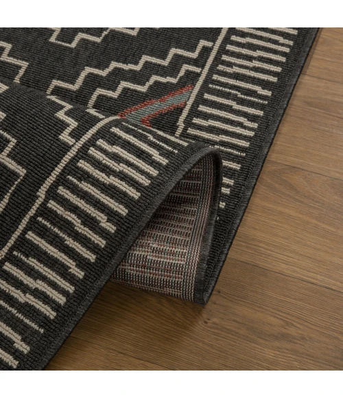 LR Home Tribu Black TRIBU 5ft. x 7ft. Rectangle Rug
