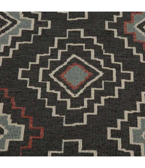 LR Home Tribu Black TRIBU 5ft. x 7ft. Rectangle Rug
