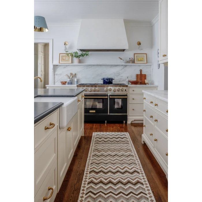 Erin Gates Abbott Brown ABB-1 2ft.3in. X 8ft. Rect. Rug