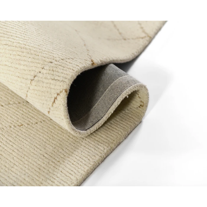Momeni Everett EVT-4 Ivory 2 ft. 3 in. X 8 ft. Runner Rug