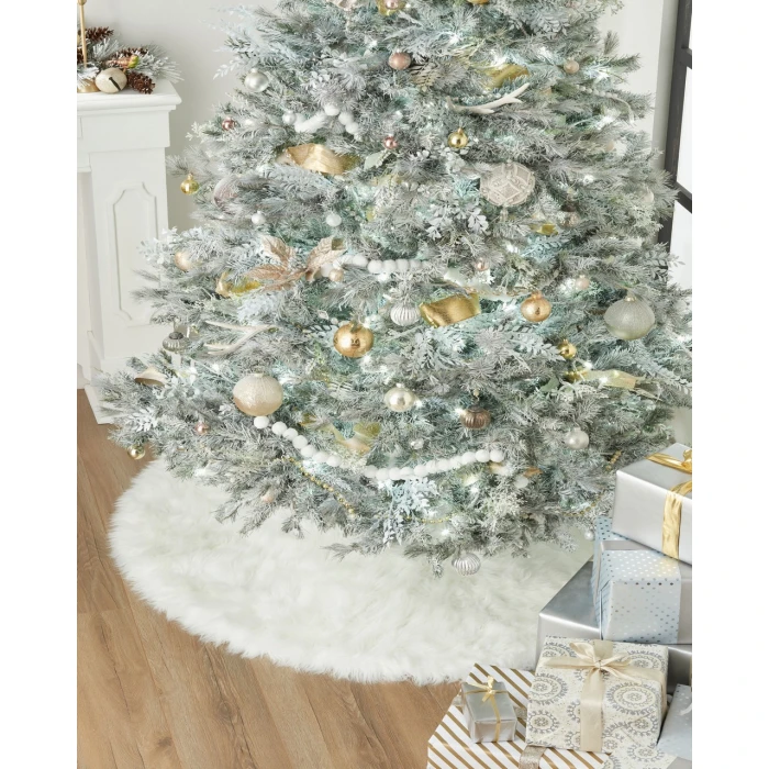 Momeni Furry Tree Skirt FTS-1 White 5 ft. X 5 ft. Round Rug