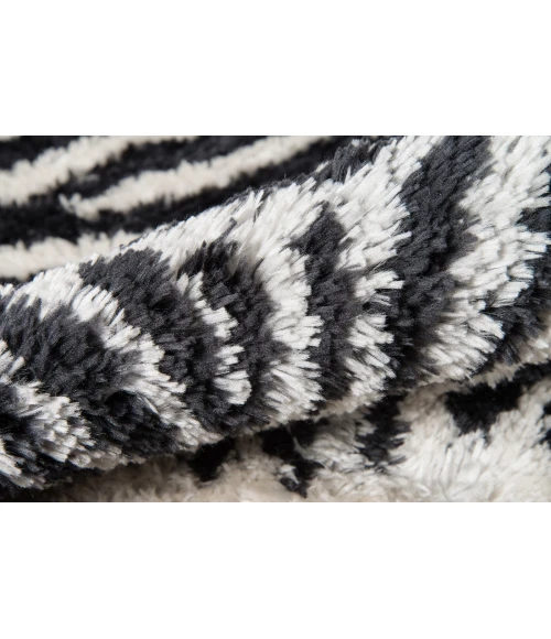 Momeni Kalahari Area Rug KAL-1 Domesticated Black 7'6 X 9'6